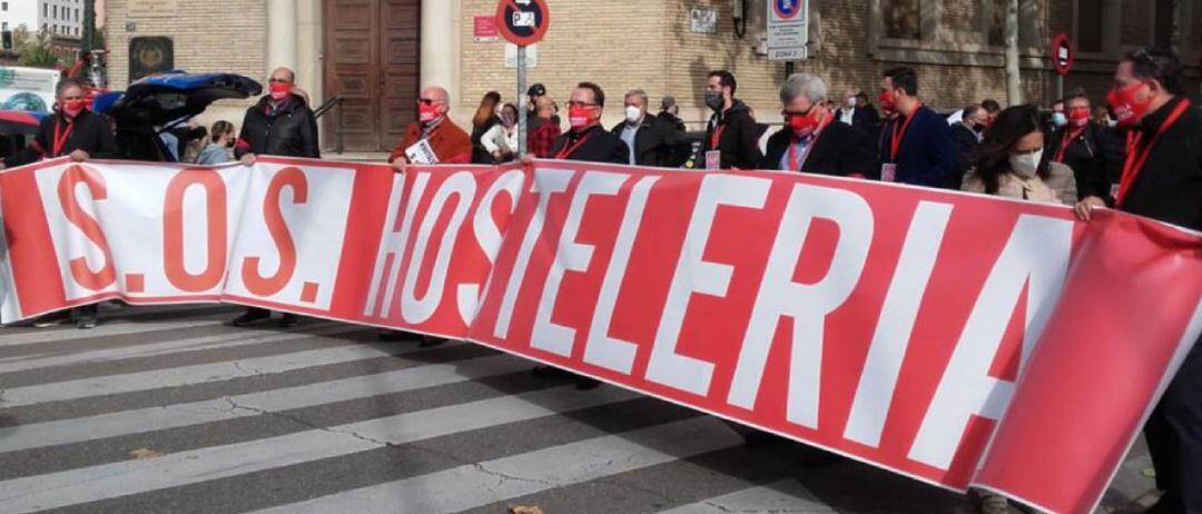 Una de las últimas manifestaciones del sector ante la DGA, en Zaragoza, para pedir ayudas a la administración.