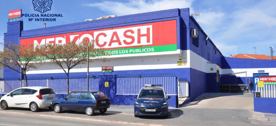 Supermercado de la localidad albaceteña de La Roda donde tuvo lugar el primer robo.