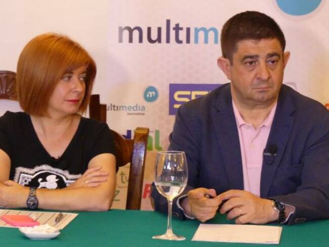 La alcaldesa de Úbeda, Toni Olivares y el presidente en funciones de la Diputación Provincial, Francisco Reyes, en un momento del programa