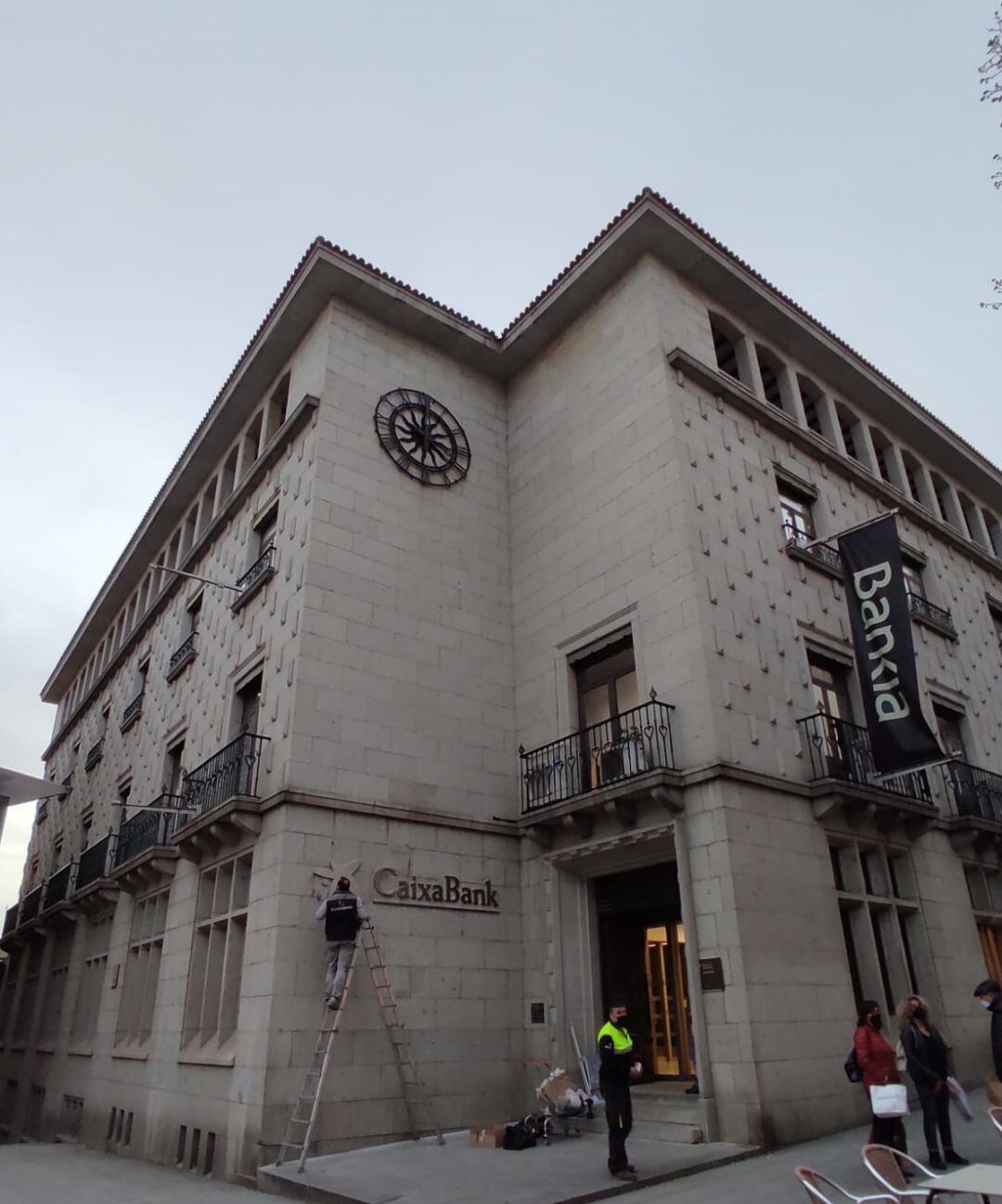 Facha del edificio central de Caixabank