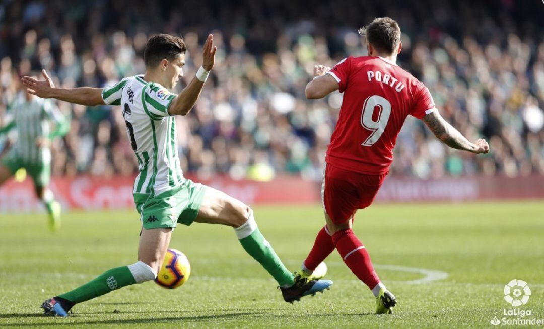 Un moment del partit