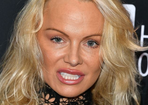 Pamela Anderson, a su llegada a la gala organizada por Sean Penn.