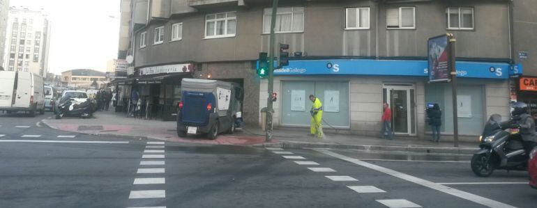 Cruce de la ronda de Outeiro y la avenida de Arteixo, lugar del accidente