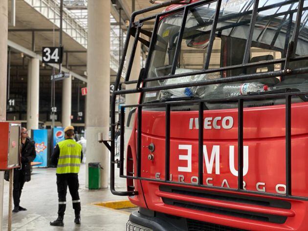 Efectivos de la UME en la Estación de autobuses de Plaza de Armas