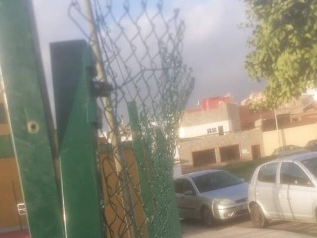 El parque de Pescadores en Algeciras sufre daños tres días después de arreglarse