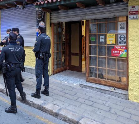 Clausuran bar clandestino detrás de un local comercial