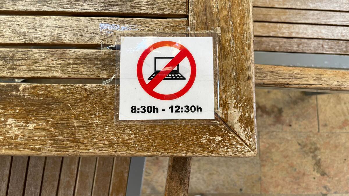 En Hoy por Hoy Valencia hablamos de las cafeterías que prohíben teletrabajar a sus clientes en sus mesas