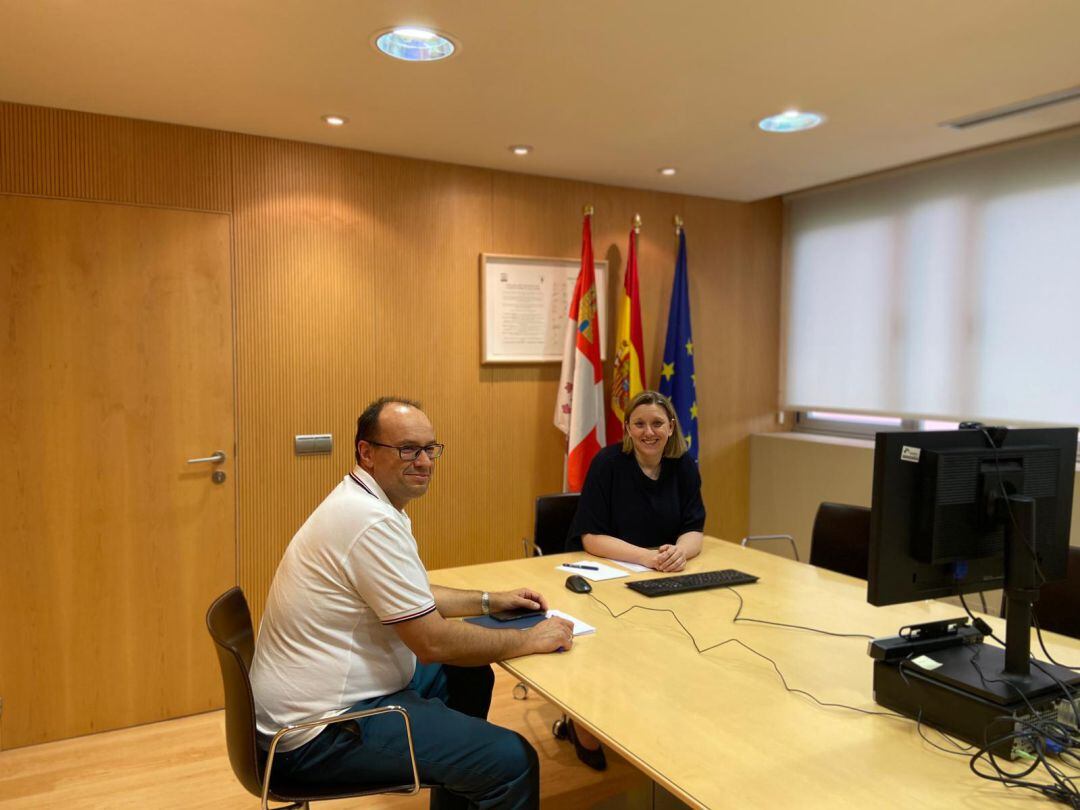 La consejera de Familia, Isabel Blanco, informa de la ayudas dirigidas a ayuntamientos