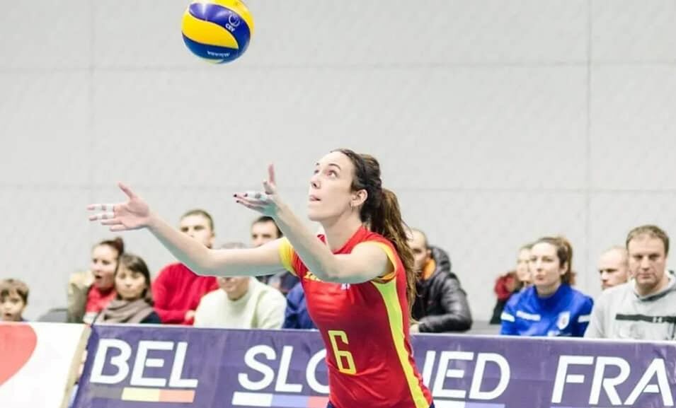 La central internacional per Espanya  és el tercer fitxatge de l'Avarca de cara a la propera temporada.