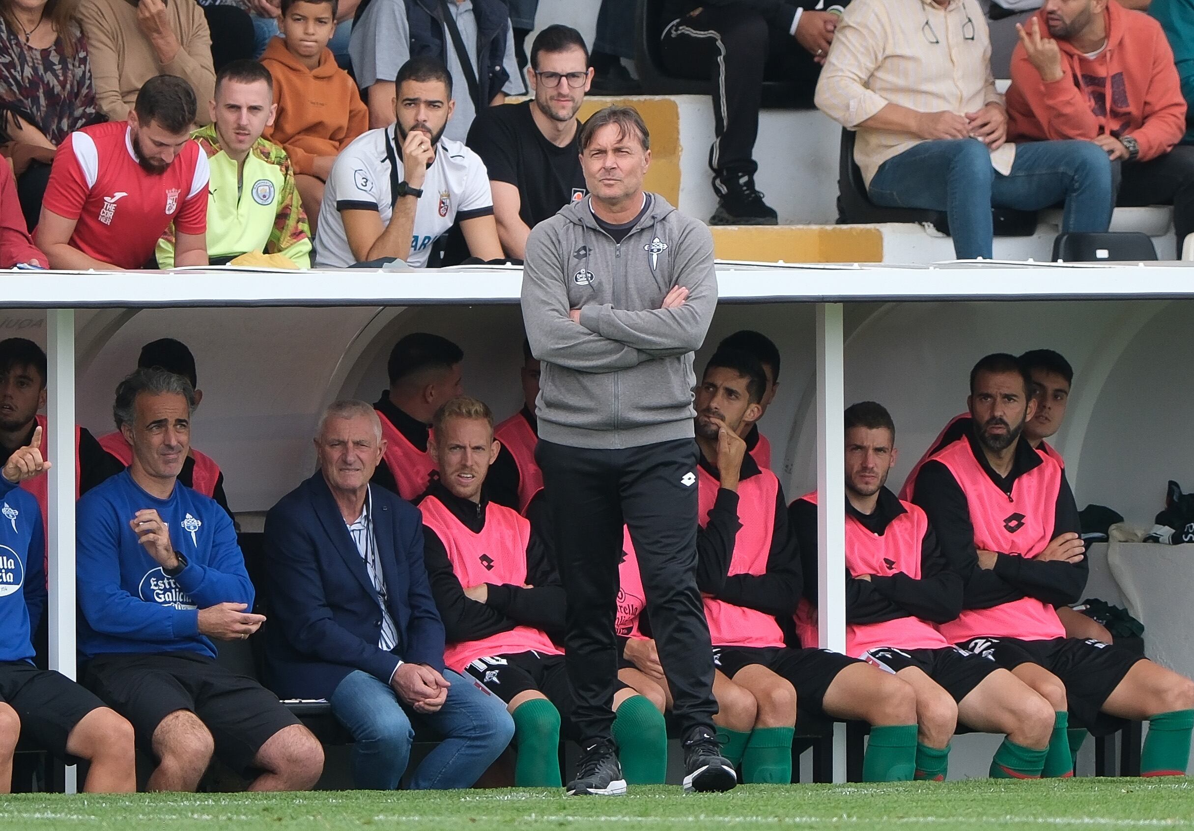 Cristóbal Parralo, el pasado domingo en el banquillo del Alfonso Murube durante el Ceuta-Racing