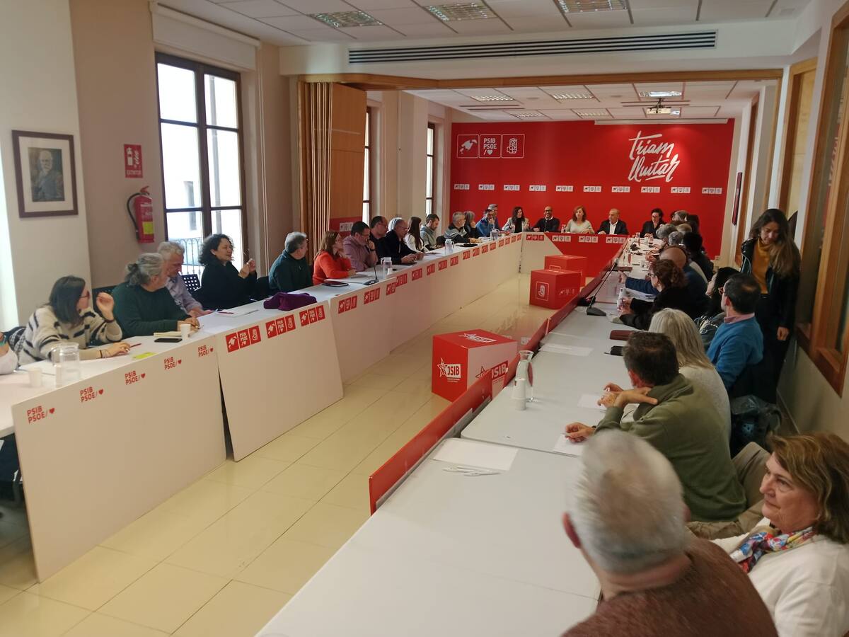 El PSIB y entidades sociales debaten sobre la regulación de migrantes: "Un hito histórico para avanzar en derechos"