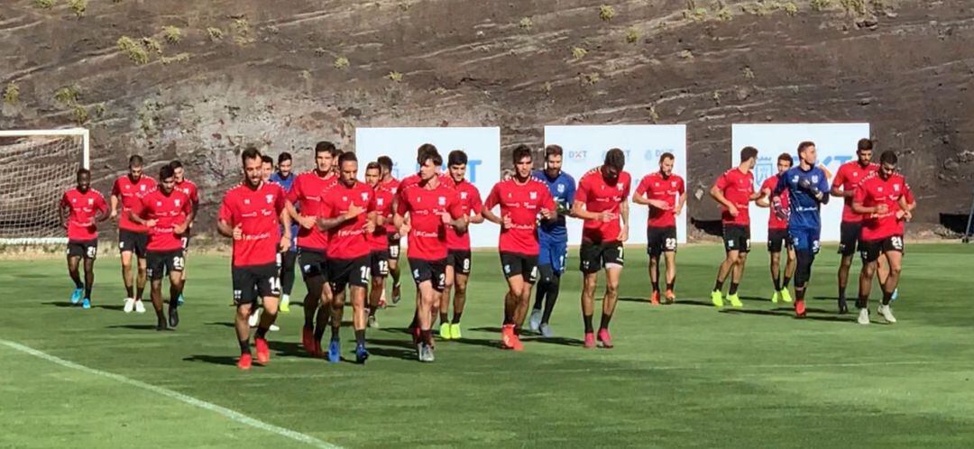 El primer equipo blanquiazul en un entrenamiento de la presente temporada