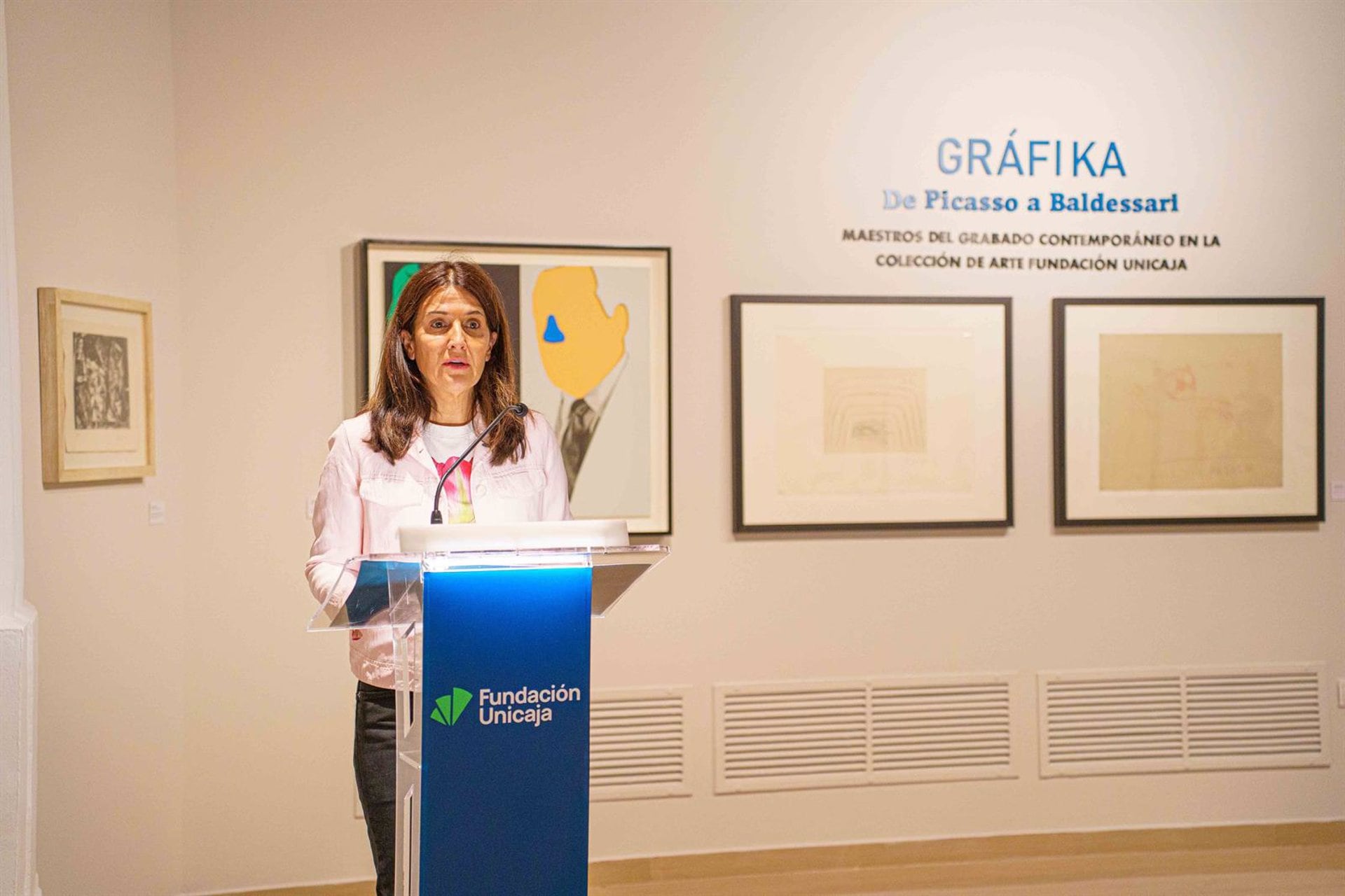 La responsable de Artes Plásticas de la Fundación Unicaja, Emilia Garrido, ha presentadoesta exposición, que ha supuesto un desafío en cuanto a la actualización, conservación, valoración y difusión de la colección de obra gráfica de Fundación Unicaja