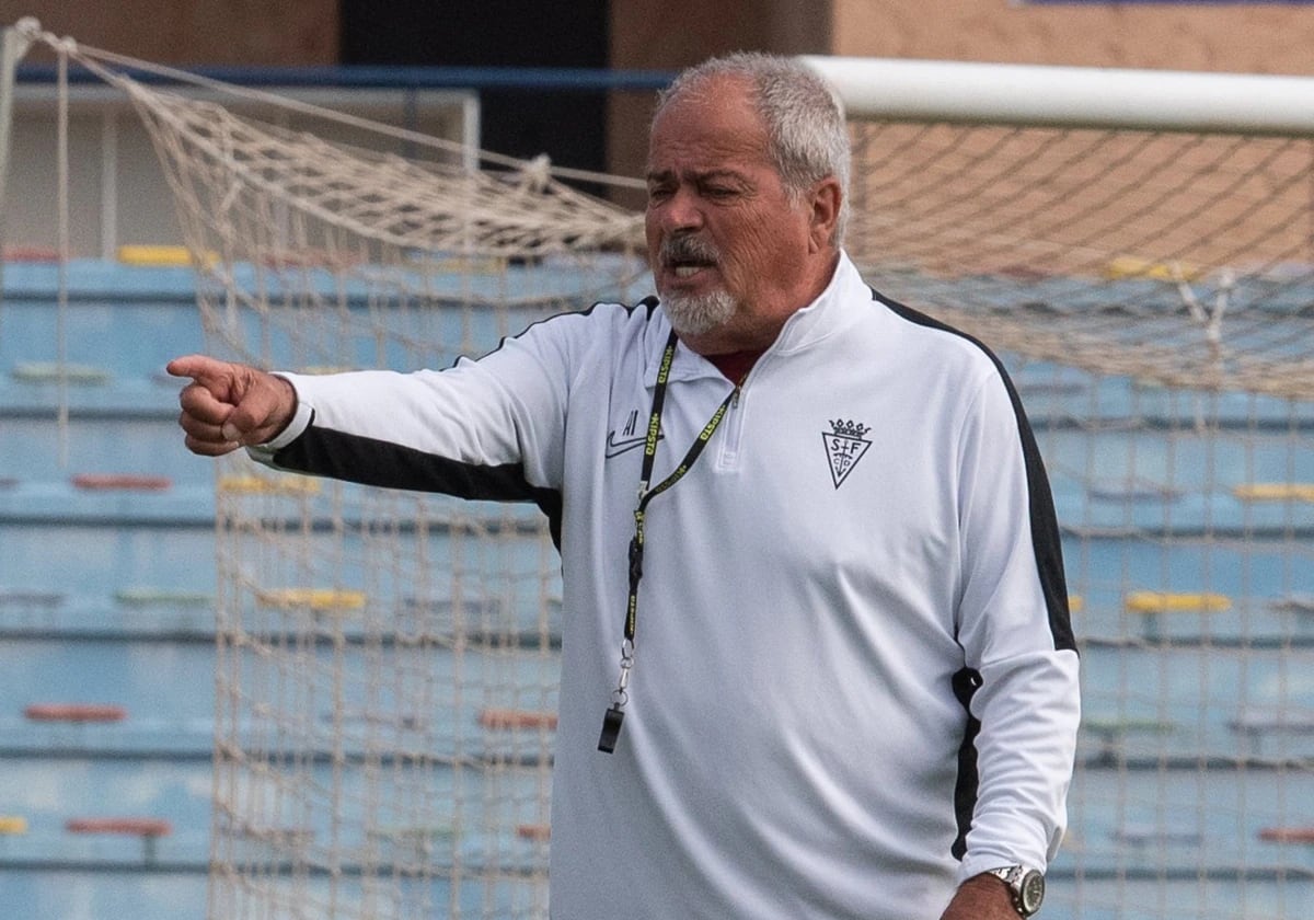 Antonio Iriondo cesado como técnico del San Fernando