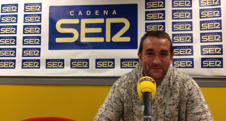 El Pitu Sans, als estudis de Ràdio Reus. 