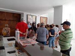 Interior del Museo de Villena durante una exposición