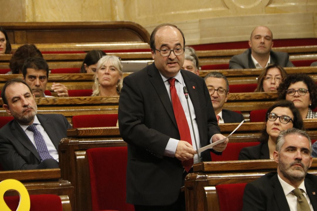 El president del grupo PSC-Units en el Parlament, Miquel Iceta, hoy en el hemiciclo catalán.