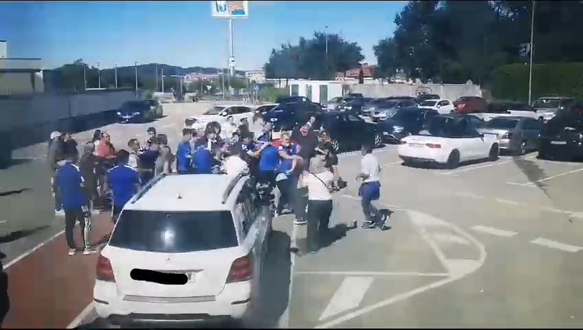 Pelea en el exterior del campo de fútbol de la Gimnástica