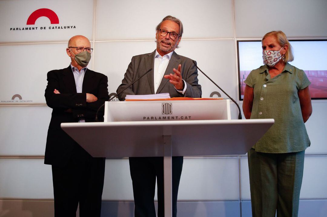 Els expresidents del Parlament Joan Rigol, Ernest Benach i Núria de Gispert