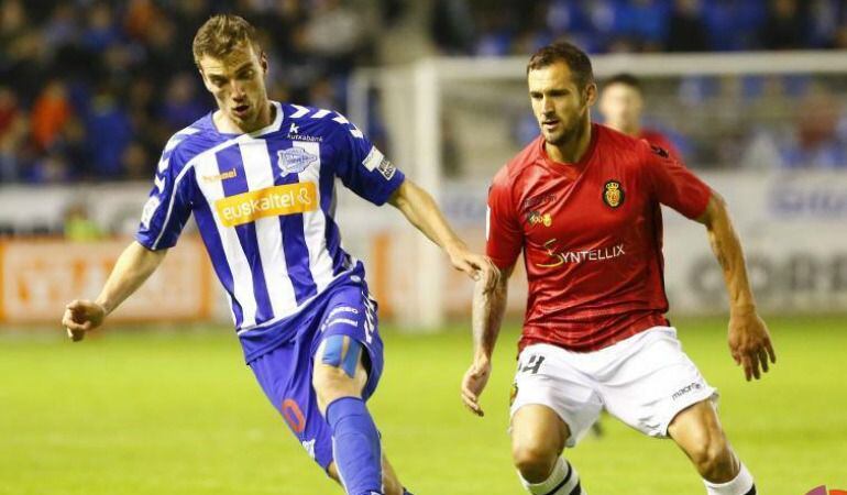 Manu Barreiro jugó por el sancionado Gaizka Toquero.