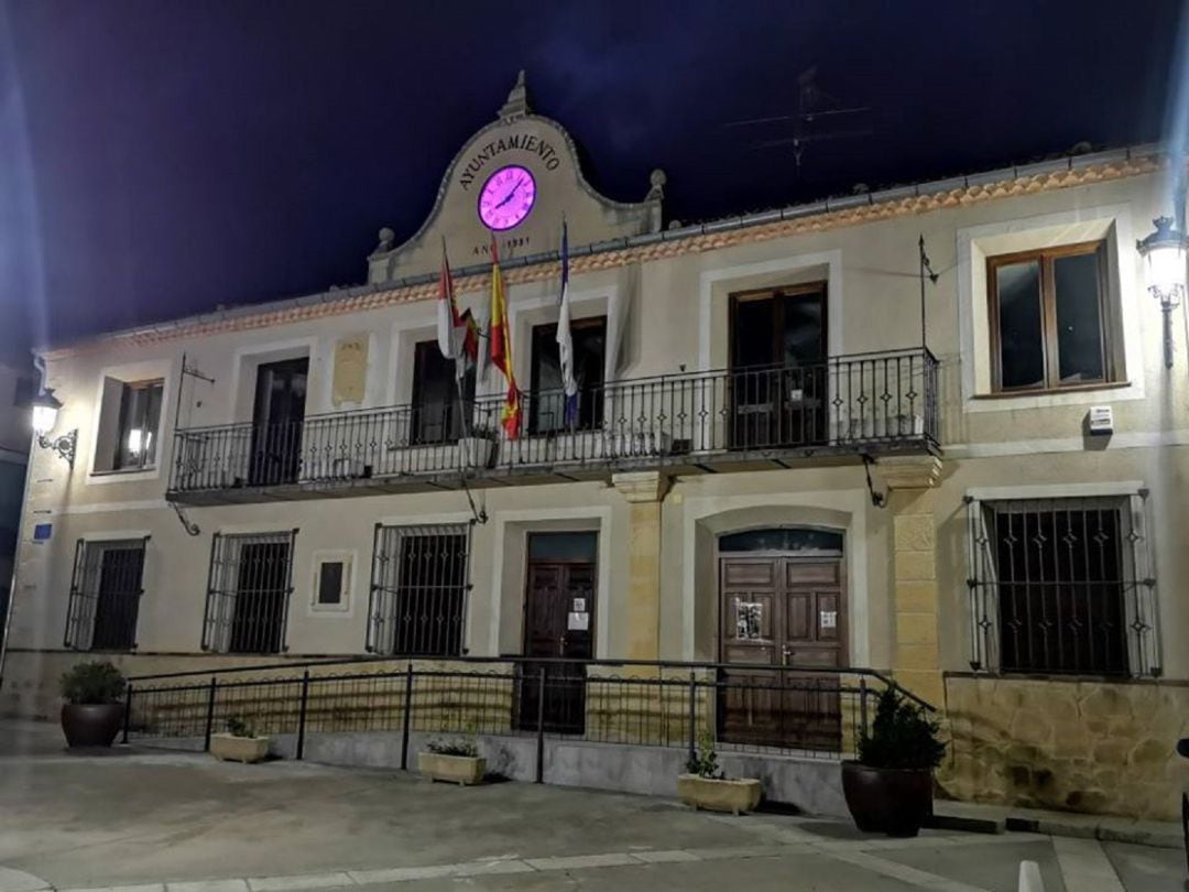 Fachada del Ayuntamiento de Bernuy de Porreros