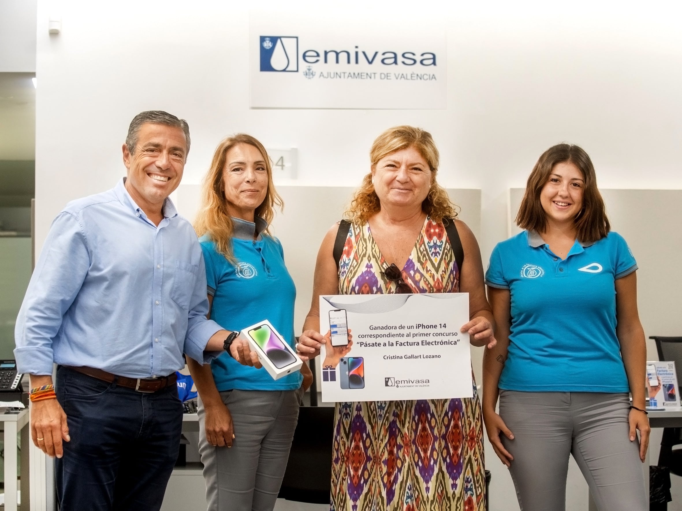 EMIVASA, empresa mixta que gestiona el servicio de abastecimiento de agua en València, promueve entre sus clientes el abandono de la tradicional factura de papel