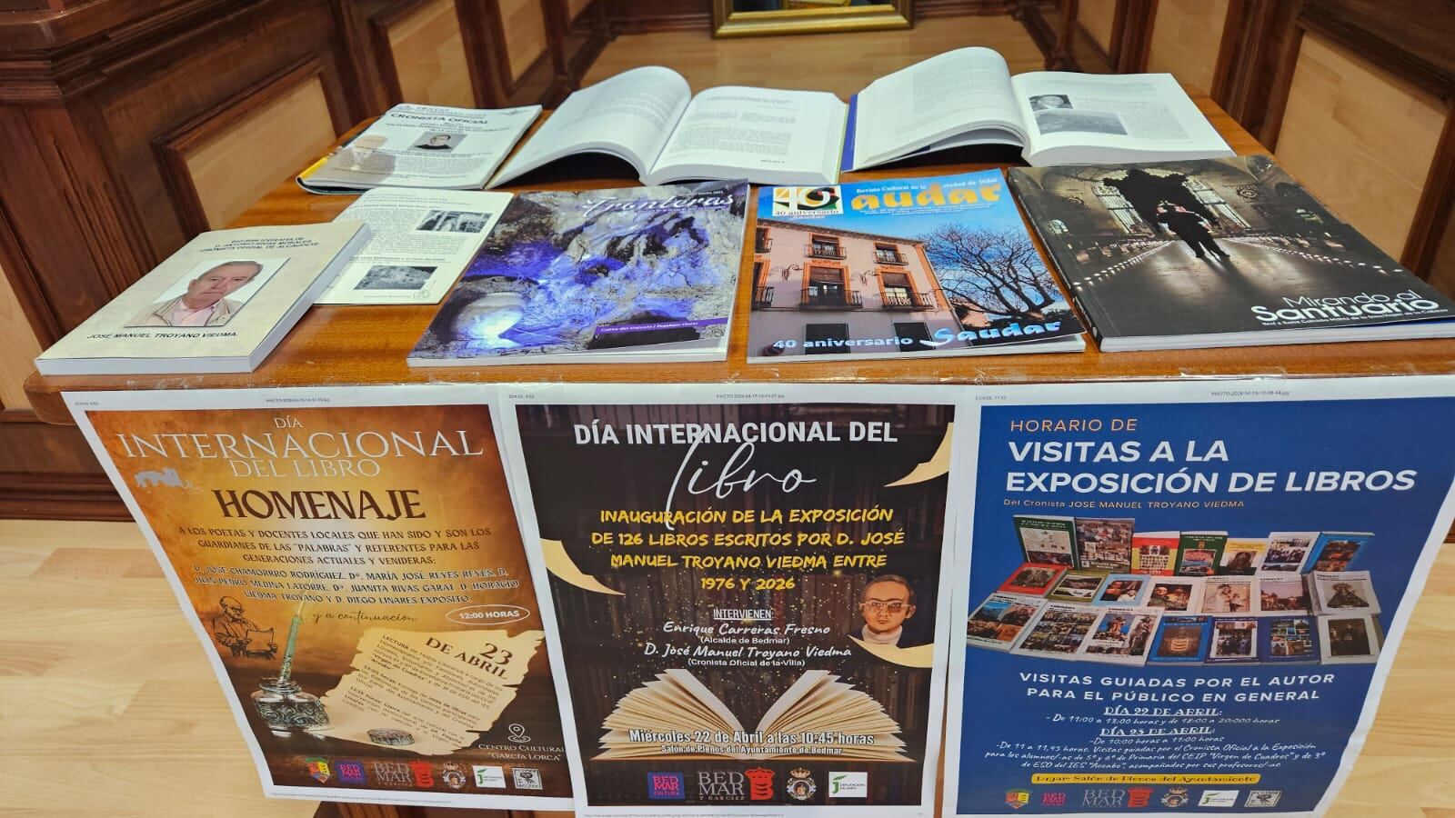 Algunas de las publicaciones que se incluyen en la exposición