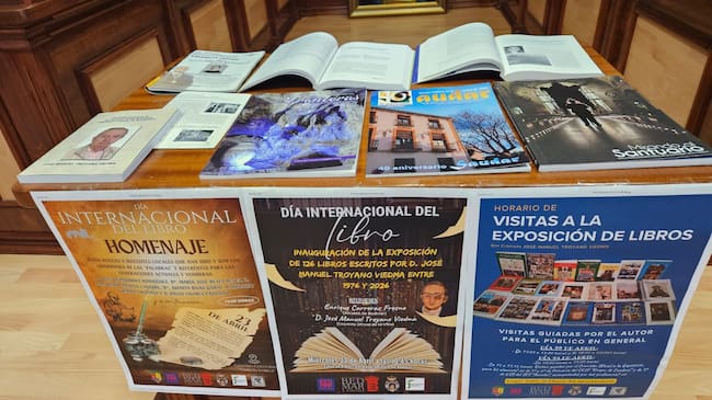 Algunas de las publicaciones que se incluyen en la exposición