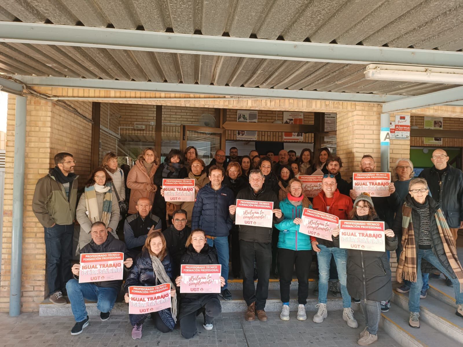 Concentración en el IES Sierra Guara de Huesca