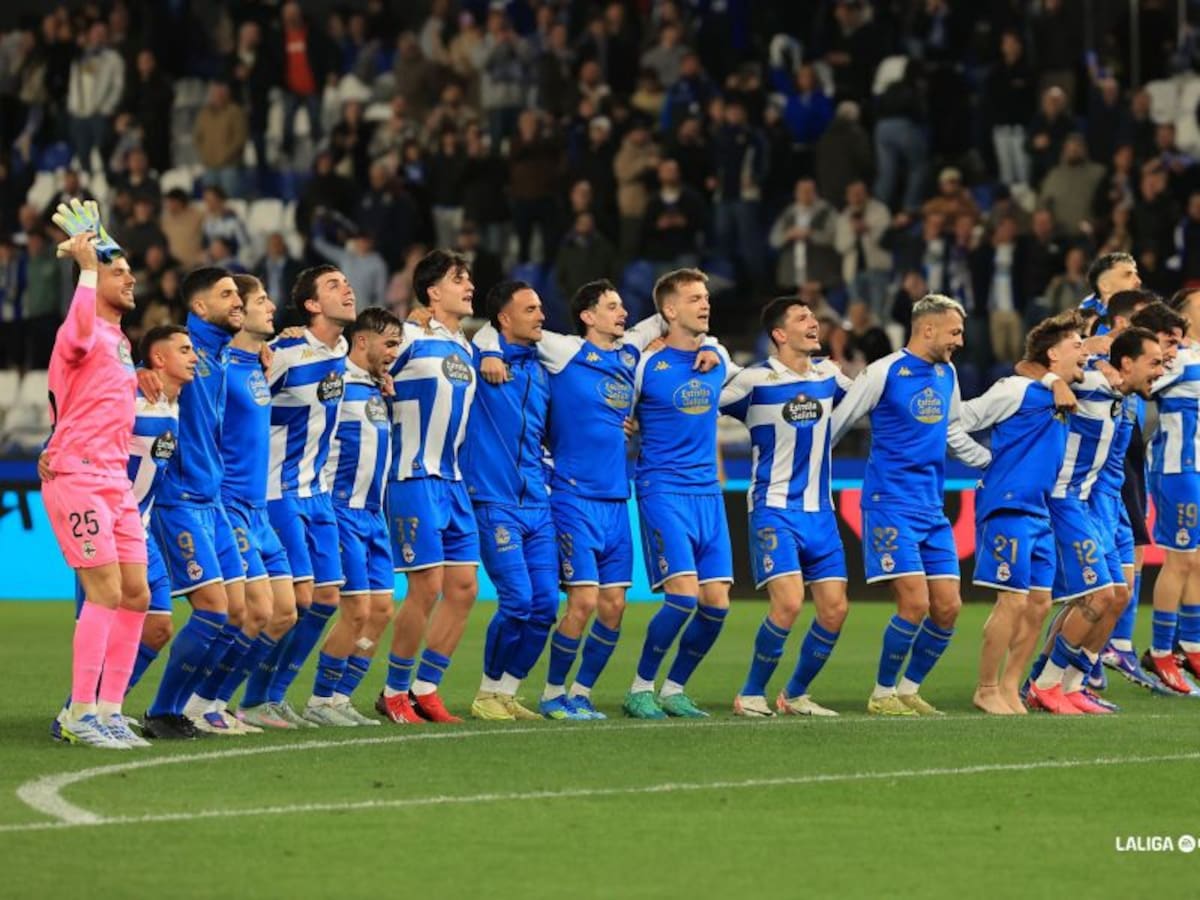 El Dépor duerme en ascenso directo tras imponerse al Córdoba (2-0) en Riazor