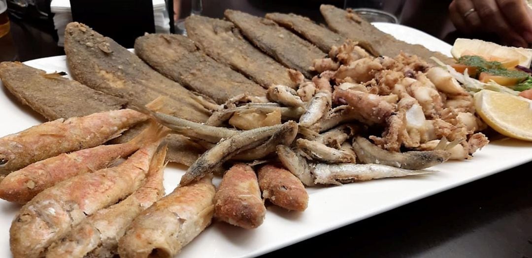 Surtido de pescaíto frito en la Taberna Jerez