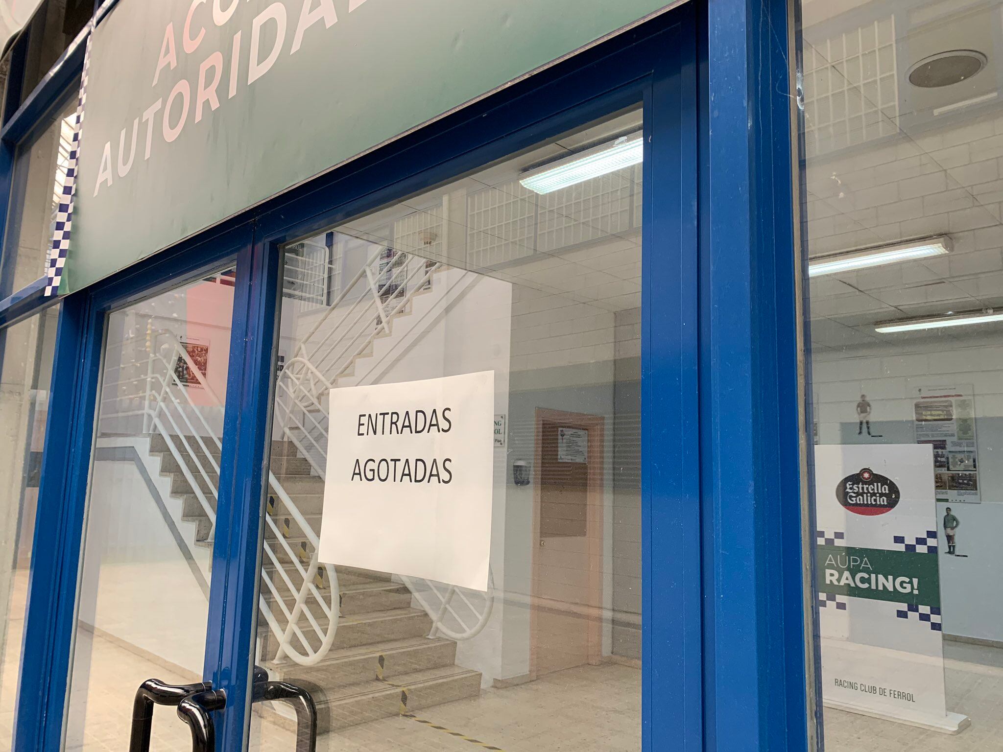 Las oficinas del Racing quedaron cerradas a primera hora de la tarde de este martes (foto: Raúl Salgado)