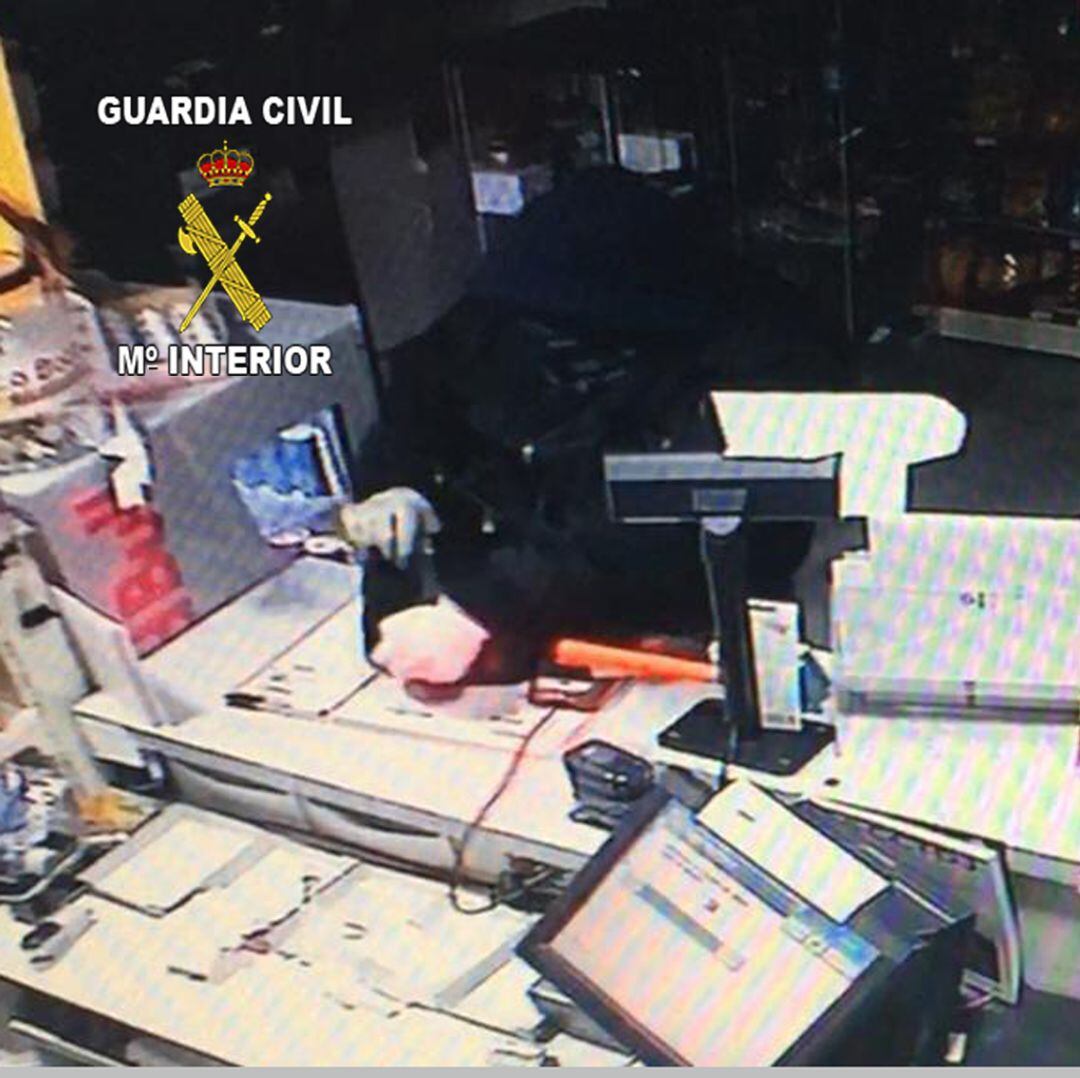 Imagen de la cámara de vigilancia de la Estación de Servicio.