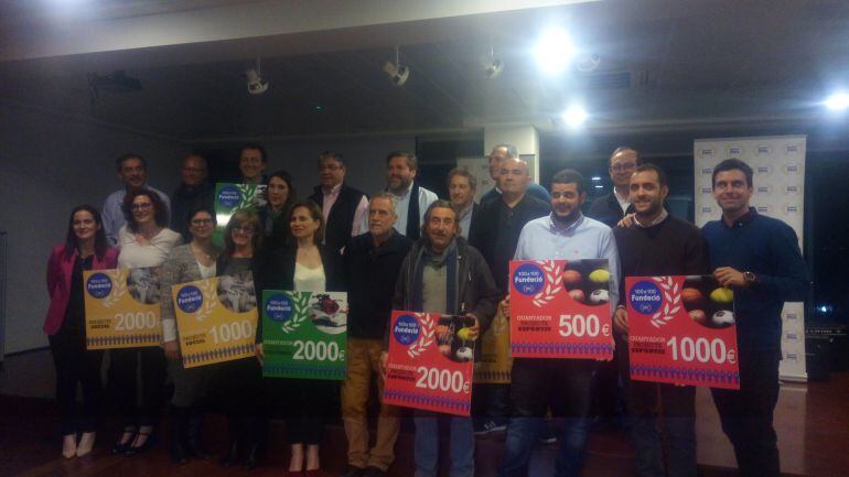 Finalistas y ganadores de la VIII edición de los "Premis 100x100" de la Fundació Esportiva Dénia.