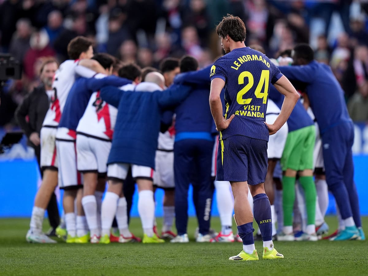 "Los centrales han sido una calamidad en un partido sonrojante de Sorloth": el análisis de la debacle del Atleti en Butarque
