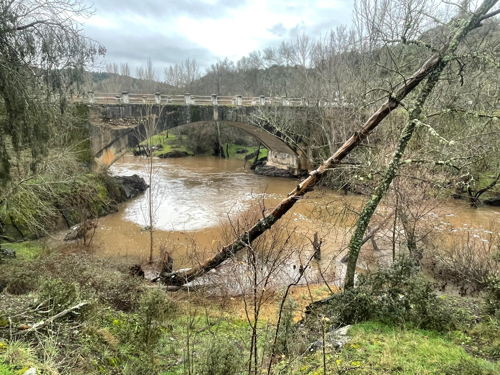 Aguas abajo del embalse de Beleña