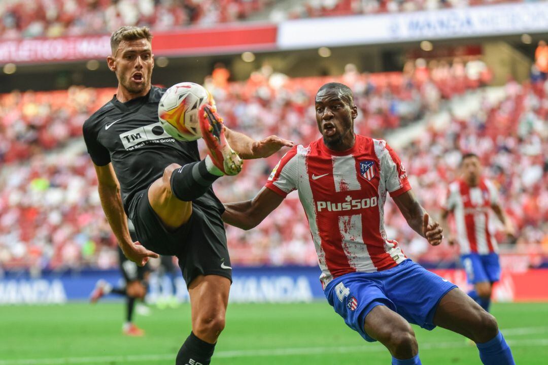 Lucas Boyé controla un balón en el Wanda Metropolitano esta temporada