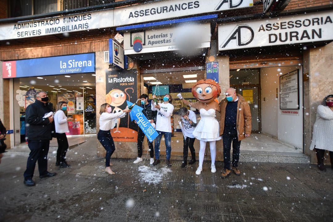 Celebració de la Grossa de Nadal a l'administraació de La Pastoreta de Reus (Baix Camp)