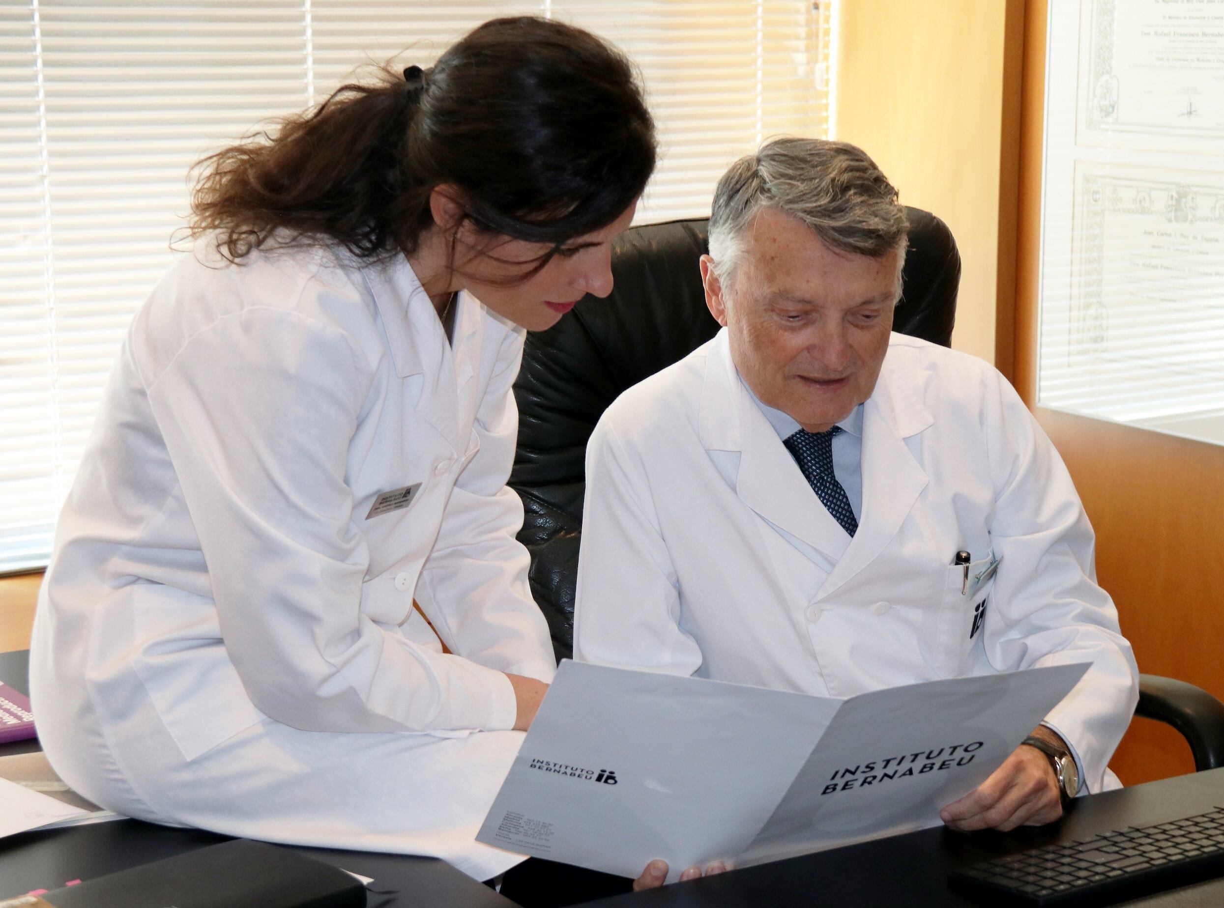 Doctores en el Instituto Bernabeu