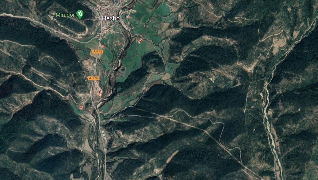 Tramo carretero de la A-176 en el Valle de Hecho / google maps