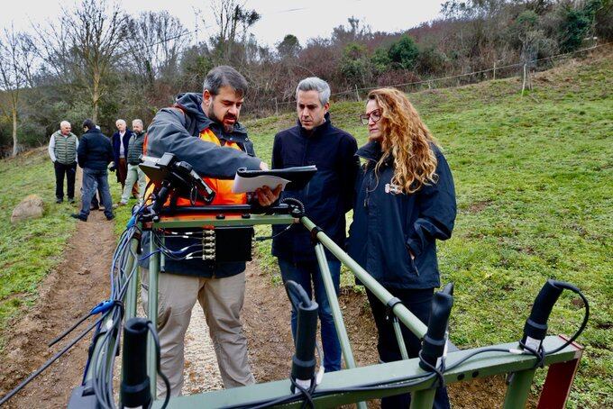 Inicio de los trabajos de geolocalización de una posible fosa común en Tama, Cillorigo de Liébana.