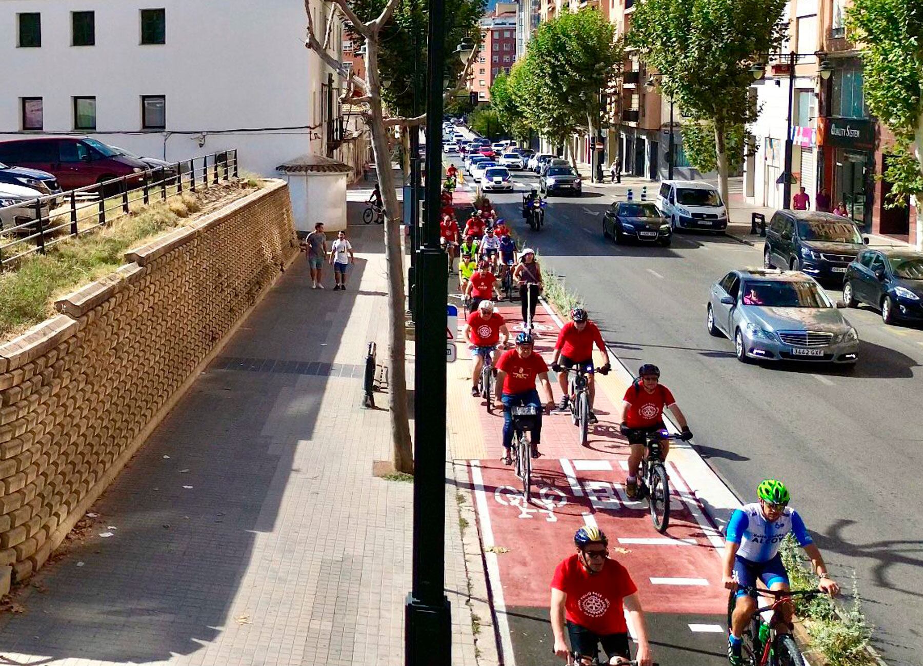 Imagen de la pasada edición del Urban Bike a su paso por la Avinguda Juan Gil-Albert