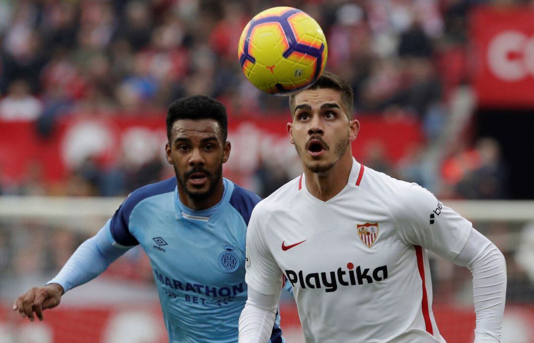 André Silva, en un partido entre el Sevilla y el Girona.