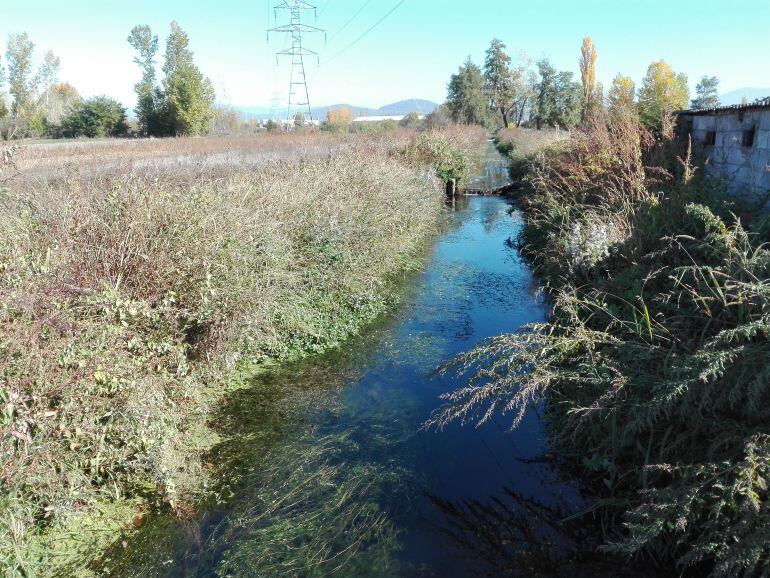 Canal de riego actual en la Martina