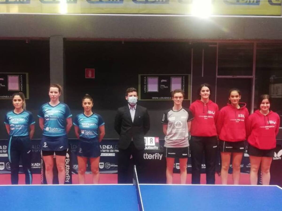 El Tecnigen Linares golpea primero en el Play Off