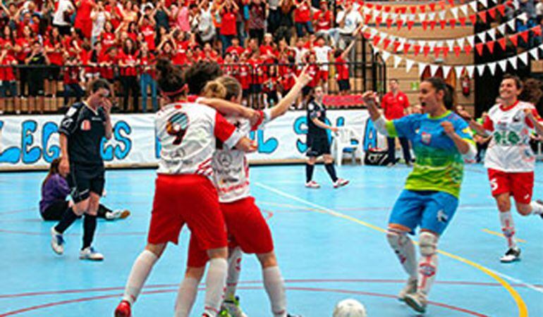 El pabellón de La Fortuna registró un gran ambiente en el partido de ida
