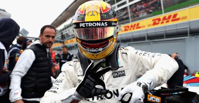 Lewis Hamilton celebra su pole en Italia