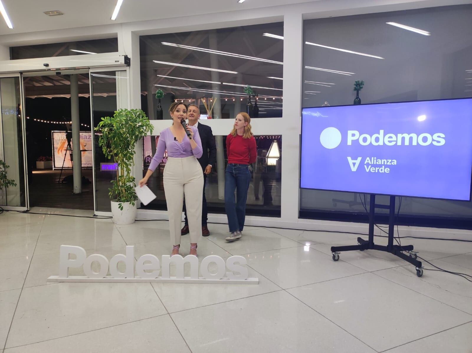 Arranque de campaña de Podemos en Zaragoza en las elecciones de 2023. Acto celebrado en la terraza del Acuario