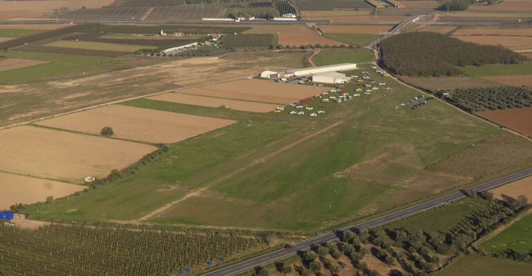 Imatge d'arxiu de l'aeròdrom de Viladamat, on ha caigut un ultralleuger i han mort dues persones  