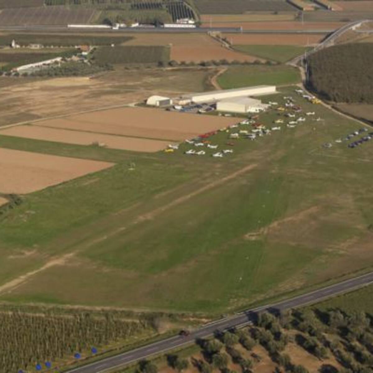 Dos morts a Viladamat en estavellar-se un ultralleuger